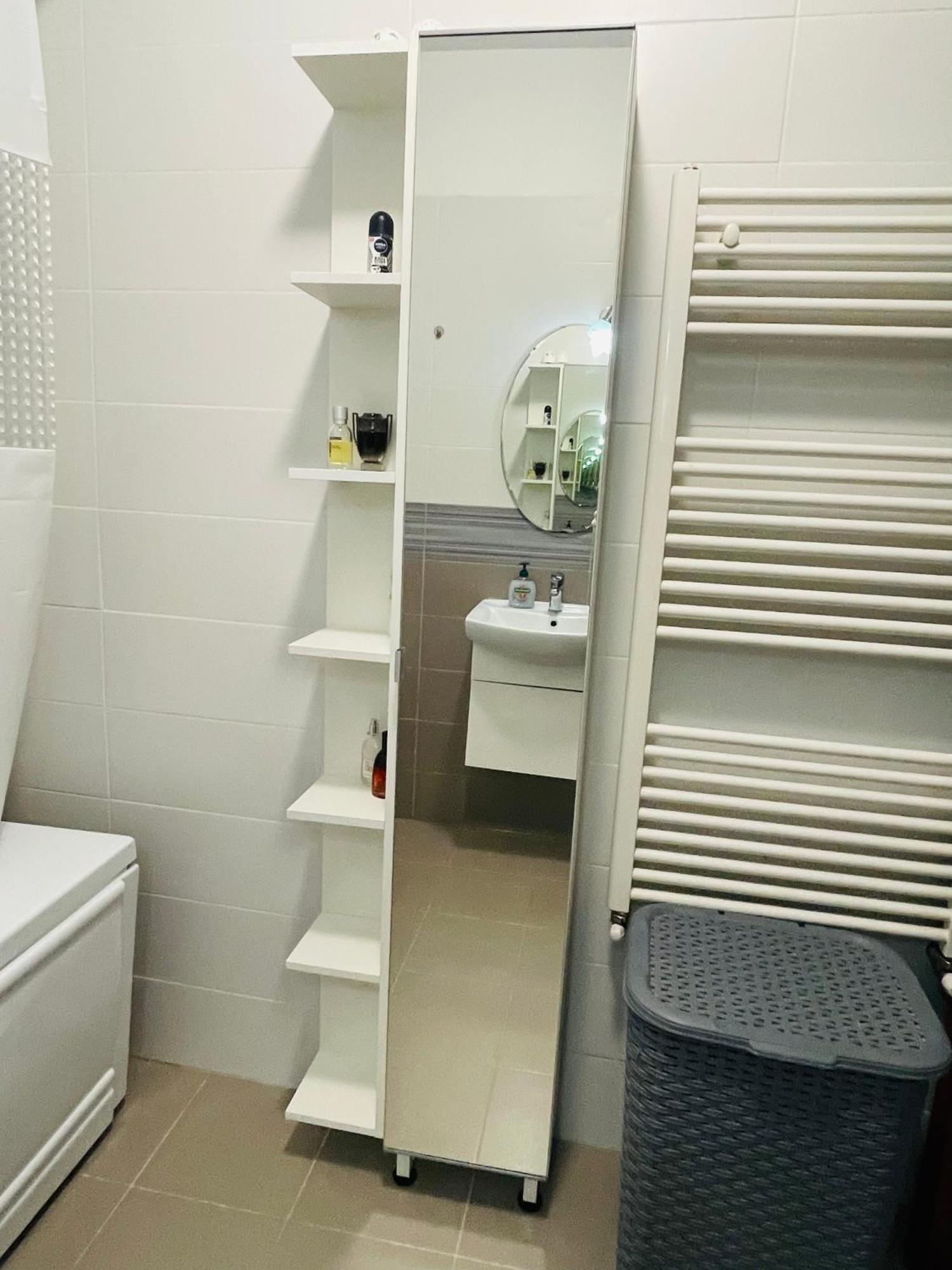 Cozy Apartment With Free Parking Cluj-Napoca Exterior foto